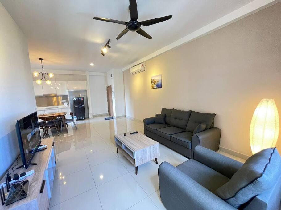 Meridin Medini By Wp Homestay Nusajaya  Bagian luar foto