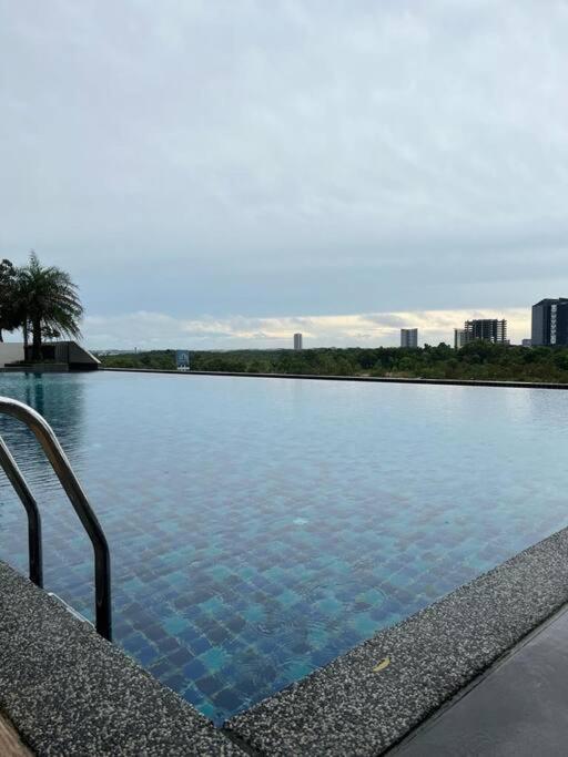 Meridin Medini By Wp Homestay Nusajaya  Bagian luar foto