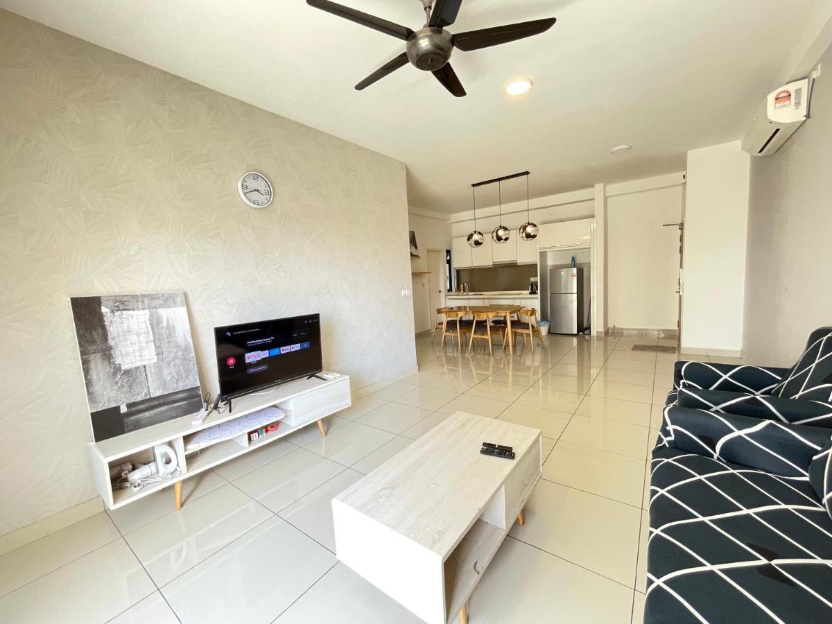 Meridin Medini By Wp Homestay Nusajaya  Bagian luar foto