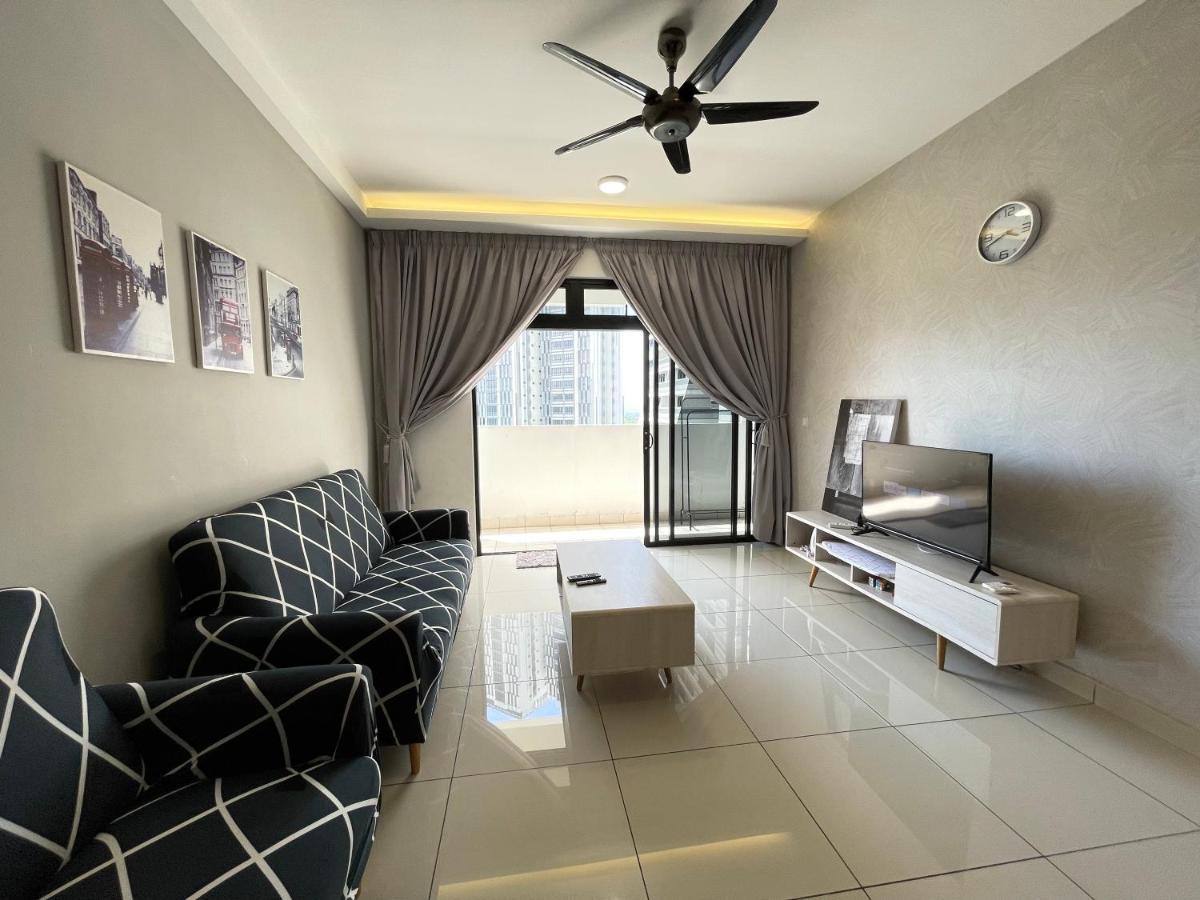 Meridin Medini By Wp Homestay Nusajaya  Bagian luar foto