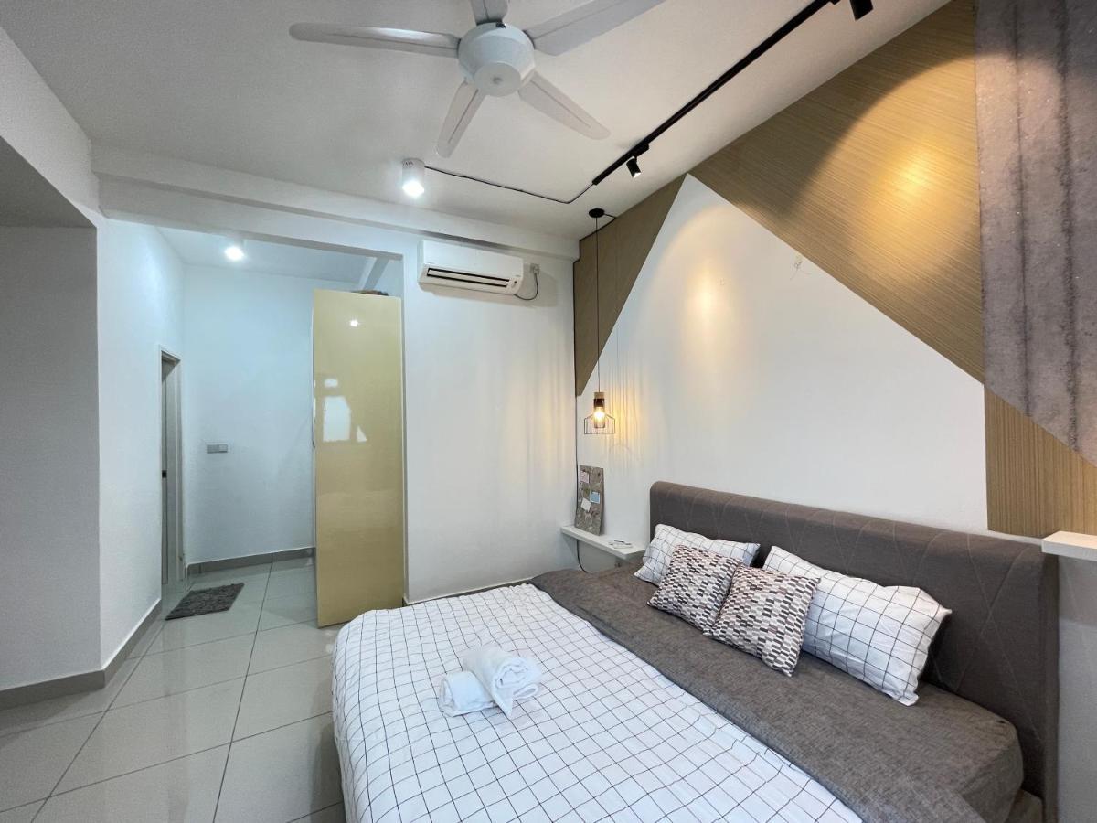 Meridin Medini By Wp Homestay Nusajaya  Bagian luar foto