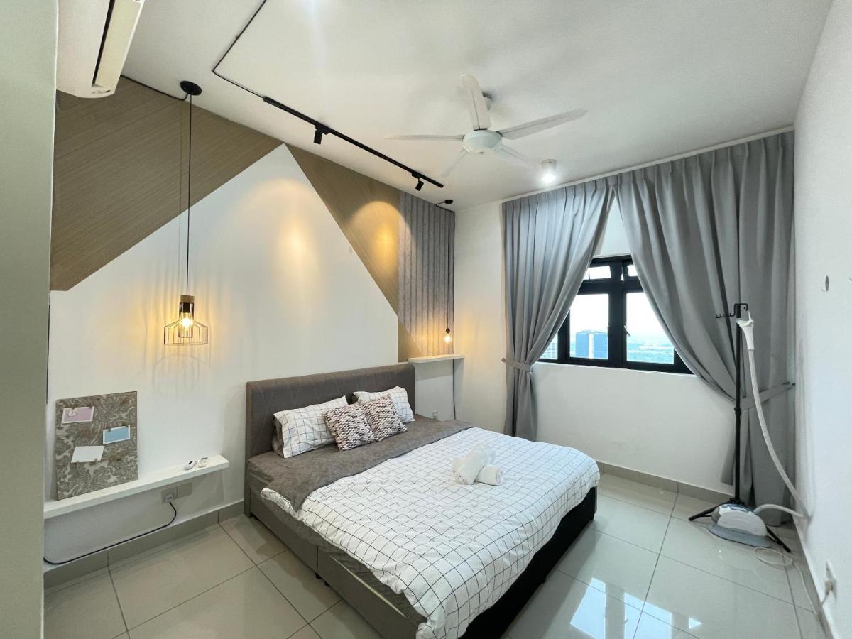 Meridin Medini By Wp Homestay Nusajaya  Bagian luar foto