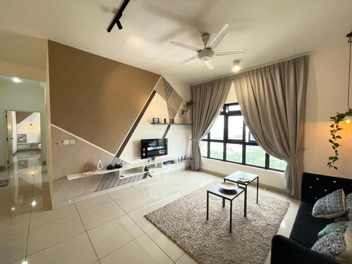 Meridin Medini By Wp Homestay Nusajaya  Bagian luar foto