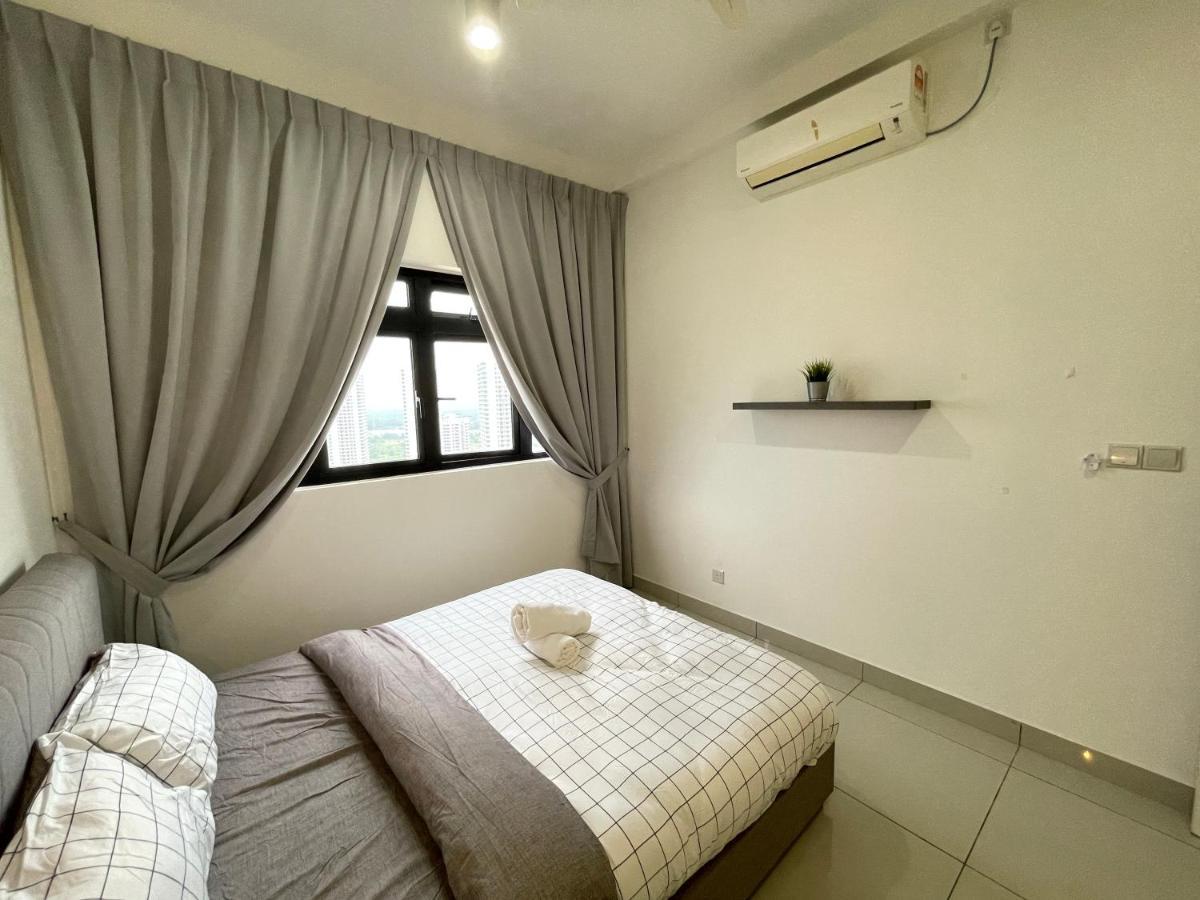 Meridin Medini By Wp Homestay Nusajaya  Bagian luar foto