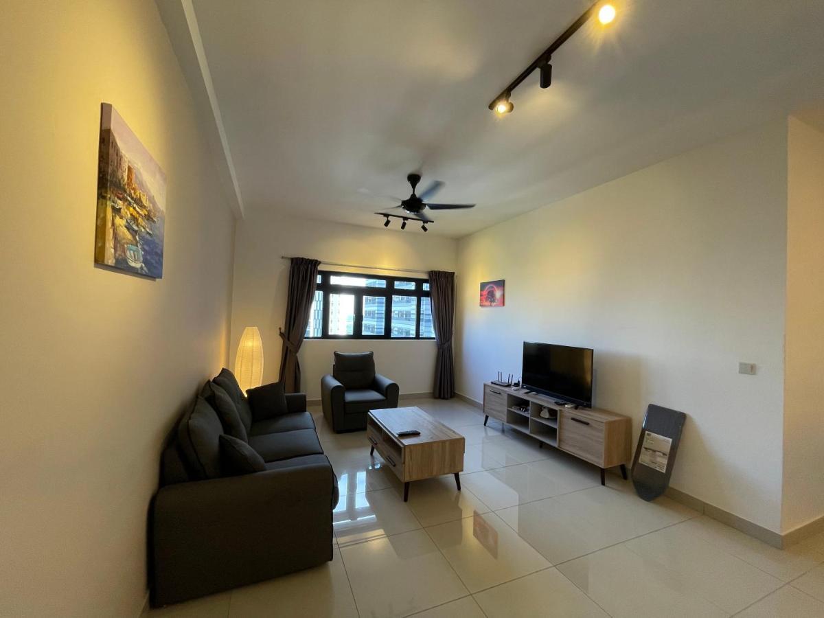 Meridin Medini By Wp Homestay Nusajaya  Bagian luar foto