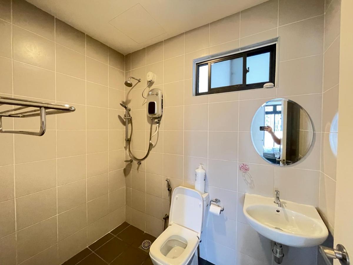 Meridin Medini By Wp Homestay Nusajaya  Bagian luar foto