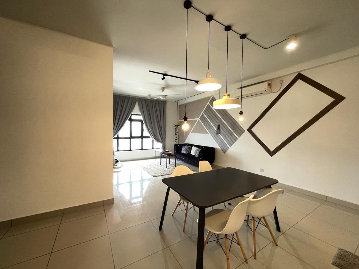 Meridin Medini By Wp Homestay Nusajaya  Bagian luar foto