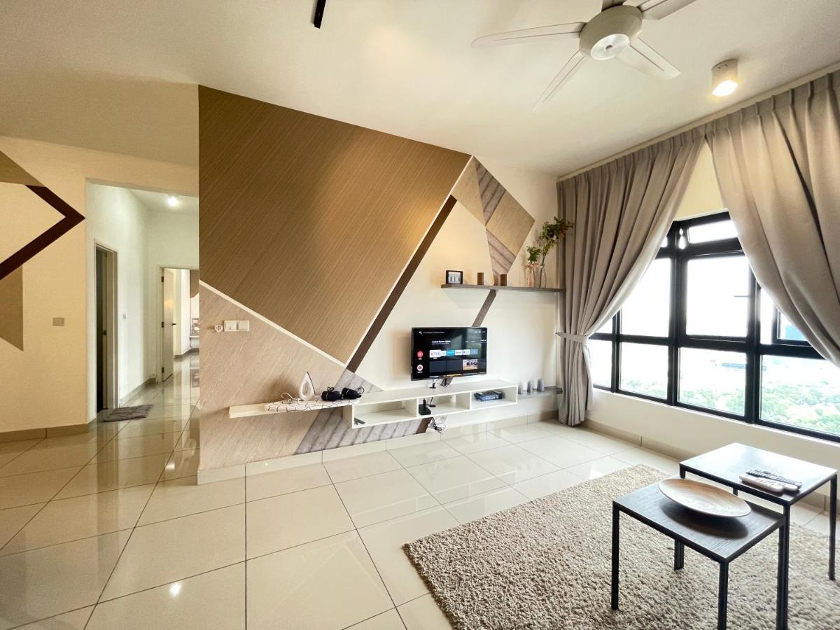Meridin Medini By Wp Homestay Nusajaya  Bagian luar foto