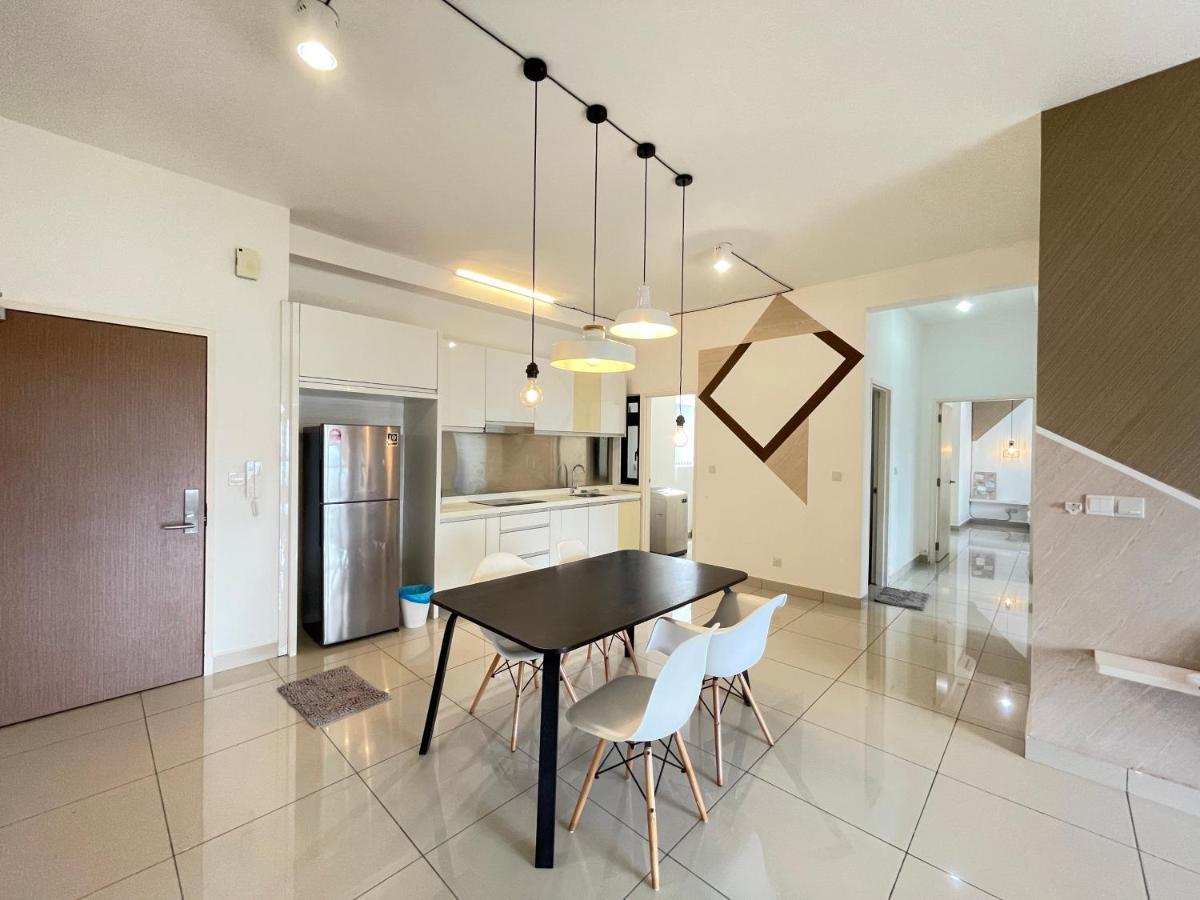 Meridin Medini By Wp Homestay Nusajaya  Bagian luar foto